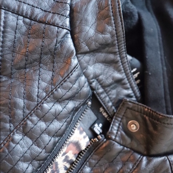 Therapy Black & Leopard Hooded Vest - 4 for $20! - Picture 6 of 8